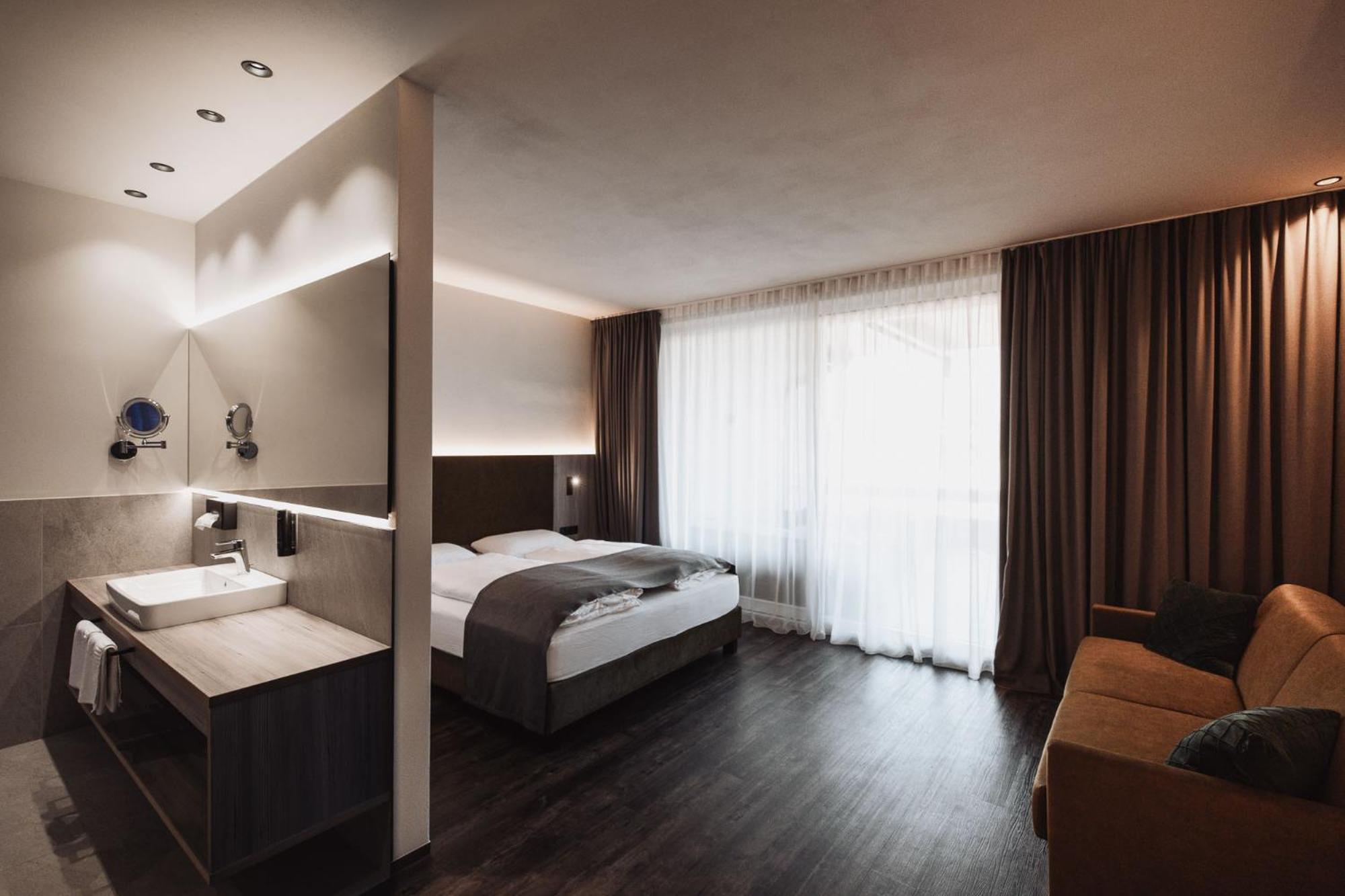 Hotel Montis - Active Nature Spa Bruneck Buitenkant foto