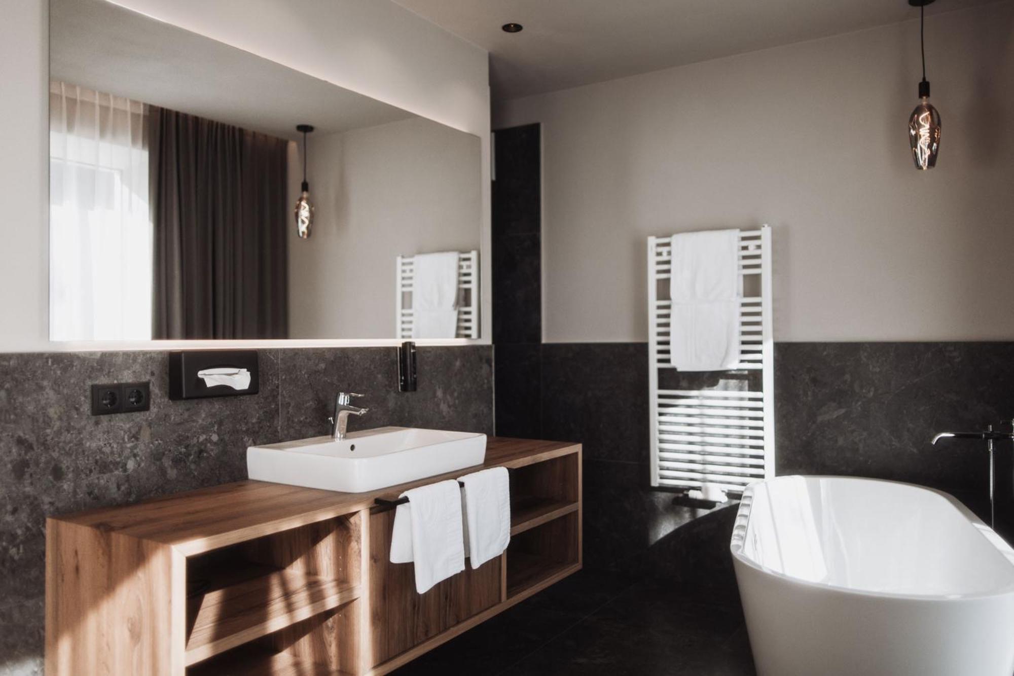 Hotel Montis - Active Nature Spa Bruneck Buitenkant foto